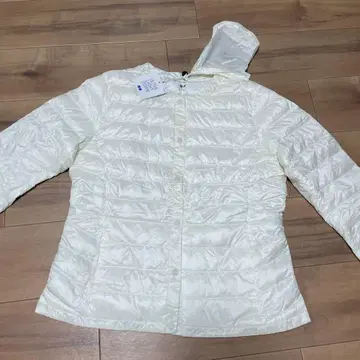 택 포함 새상품 유니클로 울트라 라이트 다운 XL