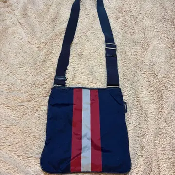 BALLY 네이비 숄더백