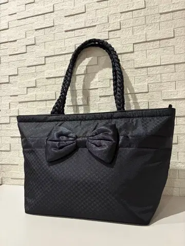 컨디션 최상 NaRaYa 나나야 리본 포함 블랙 보트형 백 트위스트 블랙