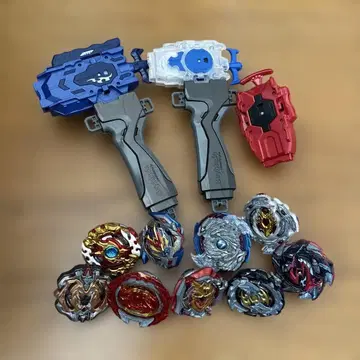 Beyblade 배틀 스피너 3개와 베이블레이드 8개 세트