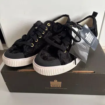 미사용 새상품 택 포함 Admiral 스니커즈 벨로아 블랙 24cm