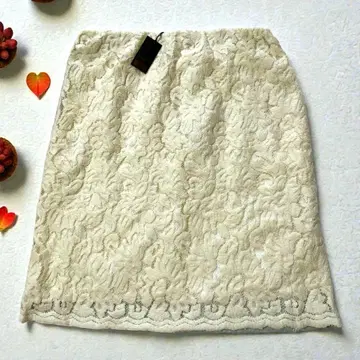 [ 미사용 새상품 ] INED 레이스&맨투맨 스커트 아이보리 빅 사이즈