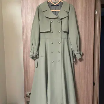 핀트 안아더 안제 튤 트렌치코트