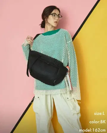 EDITA. L 사이즈 블랙 숄더백