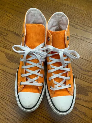 컨버스 오렌지 하이컷 스니커즈