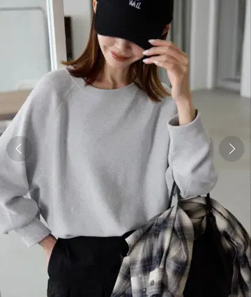 스무스 오버 니트 슬로브 이에나