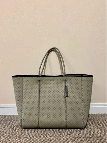 STATE OF ESCAPE 플라잉 솔로 세이지 그린 토트백