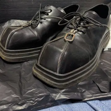 블랙 가죽 통굽 지퍼 신발