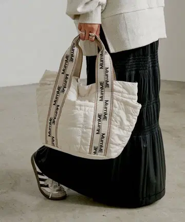 화이트 퀼팅 토트백