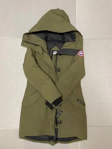 CANADA GOOSE 올리브 다운 자켓