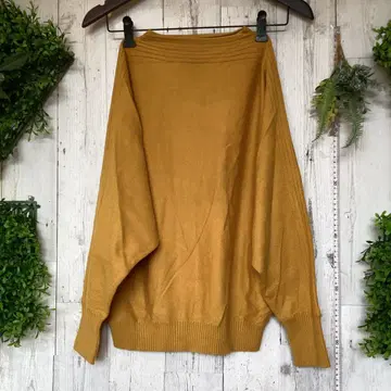 평평하게 놓았을 때 가슴 너비 56