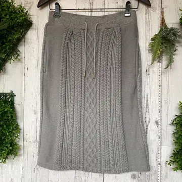 평평하게 놓았을 때 허리 35 밴딩 있음