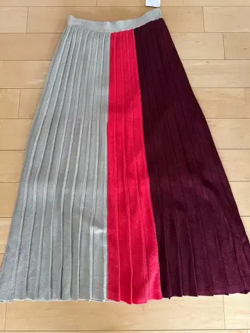 Rosebud 니트 소재 플리츠 스커트 롱 스커트