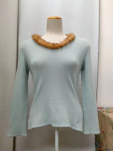 폭시 캐시미어 니트 상의 수선 흔적 있음