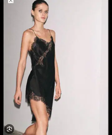 슬리브리스 원피스 블랙