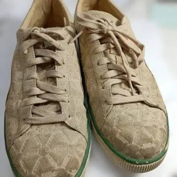 푸마 베이지 스웨이드 스니커즈