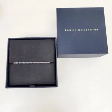 DANIEL WELLINGTON 실버 체인 팔찌