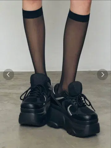 EMODA 탱크 벌 스니커즈 블랙 S 사이즈