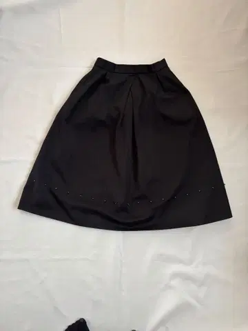 셀포드 36 블랙 스커트 비즈 장식