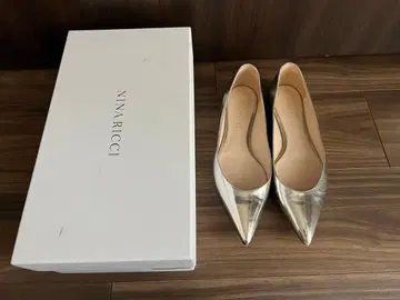 [Nina Ricci] 메탈릭 골드 플랫슈즈 37