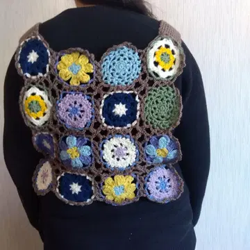 모티브 편직 뷔스티에 컬러풀 그래니 스퀘어 니트 베스트