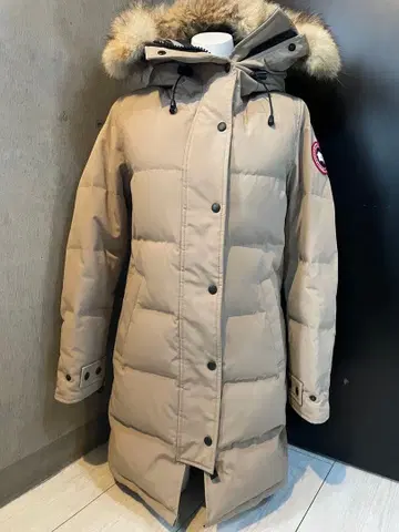 Canada Goose 다운 자켓 베이지