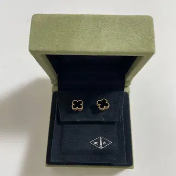 반클로버형 귀걸이