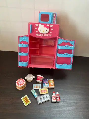 소꿉놀이 키티 냉장고와 전자레인지