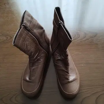 브라운 가죽 지퍼 부츠 M