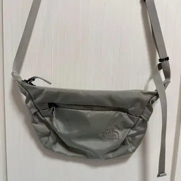 THE NORTH FACE 바디백 그레이