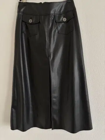 avec deuxclefs 에코 가죽 스커트 블랙