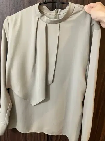 BOSCH 드레이프 긴팔 블라우스 사이즈 38