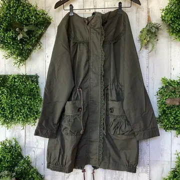 평평하게 놓았을 때 가슴 너비 48 소매 폭 19