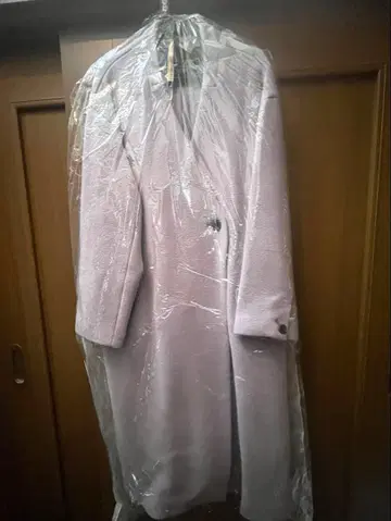 슬로브 이에나의 체스터 코트