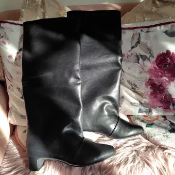 블랙 합성 피혁 롱 부츠 중간 힐