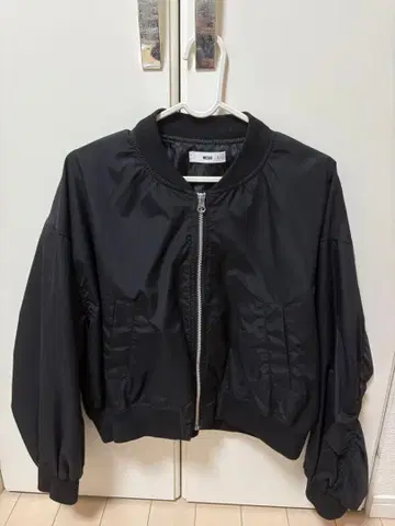 블랙 봄버 자켓