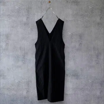 새상품급 어반리서치 로쏘 딥 V넥 스트라이프 원피스