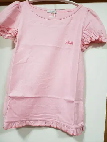 Milk 프릴 달린 핑크 T셔츠