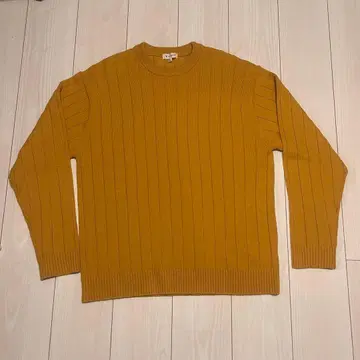 리브 머스타드색 니트 스웨터