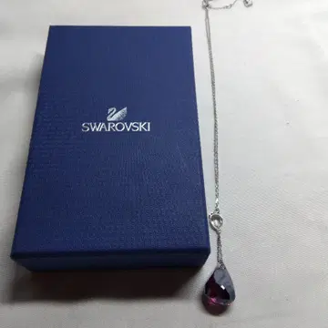 SWAROVSKI 퍼플 계열 눈물형 목걸이