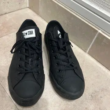 CONVERSE 블랙 로우컷 스니커즈