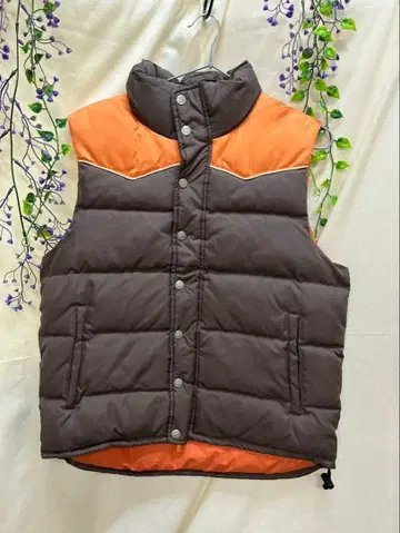 BEAMS 빔즈 30주년 기념 다운 베스트 충전솜 브라운 계열 남성용