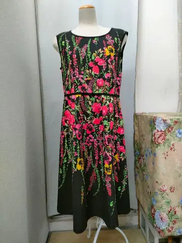 슈퍼뷰티 블랙 꽃무늬 원피스