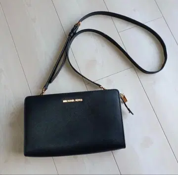 레어 MICHAEL KORS 블랙 숄더백