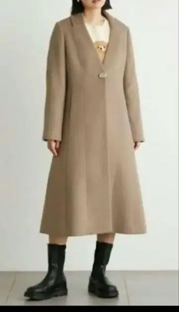 릴리 브라운 체스터 코트 사이즈 S