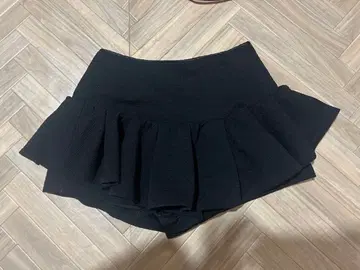 스나이델 페플럼 스커트 치마바지