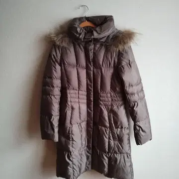 브라운 후드 부착 다운 자켓