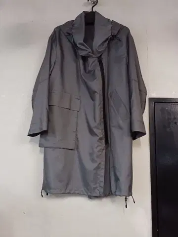 그레이 후드 부착 롱 코트 얇은 소재