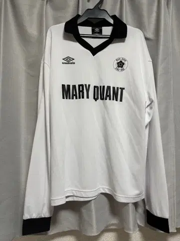 마리퀀트 x 엄브로 콜라보 상의 게임 풀오버