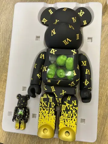 BE@RBRICK 1000% & 400% 블랙 골드